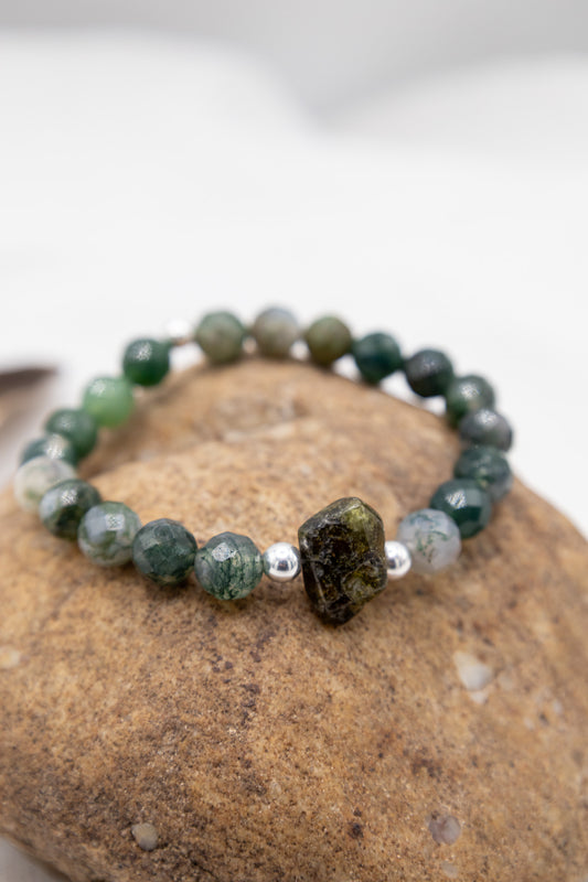 Waldkraft – Grossular & Moosachat